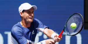 Andy Murray shows how to return serve at the US Open 2022